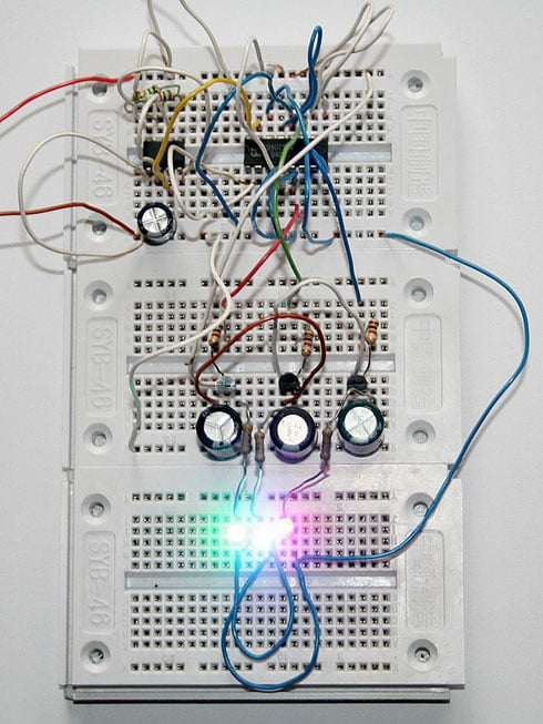 Der Testaufbau des Farbwechslers auf Breadboards