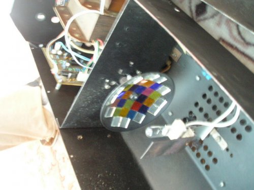 PIC16F84A discolight effect with bass beat control