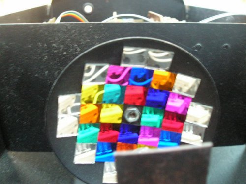 PIC16F84A discolight effect with bass beat control